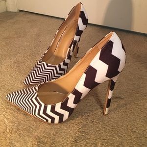 Black and white zip zag print heels