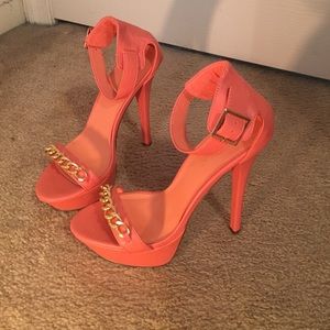 Chained peach high heeled sandal