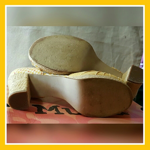 MUDD CONCHA FABRIC T-STRAP PLATFORM - Picture 3 of 7