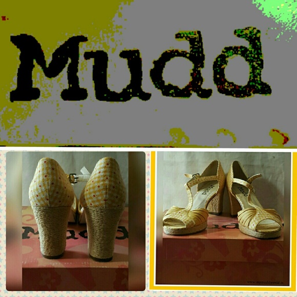 MUDD CONCHA FABRIC T-STRAP PLATFORM - Picture 2 of 7