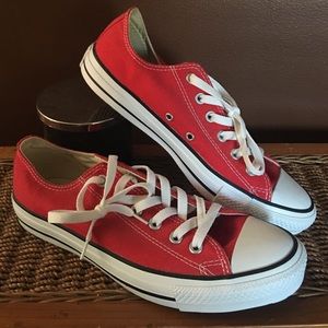 Red Converse original logo on back