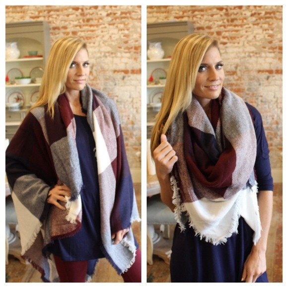LAST ONE! Super-soft Windowpane Blanket Scarf - Picture 2 of 4