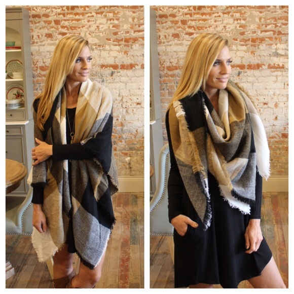 LAST ONE! Super-soft Windowpane Blanket Scarf - Picture 3 of 4