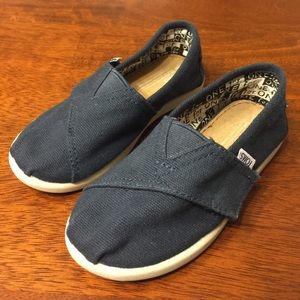 TOMS Navy Canvas Classics - Toddler - Size T8