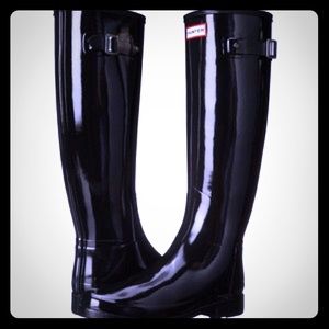 I need hunter rain boots size 7-8