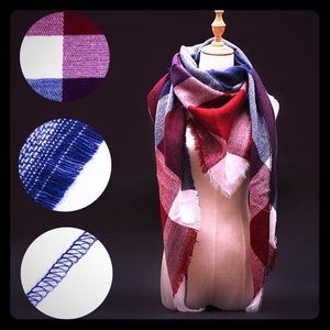 🆕 Beautiful Plaid Scarf