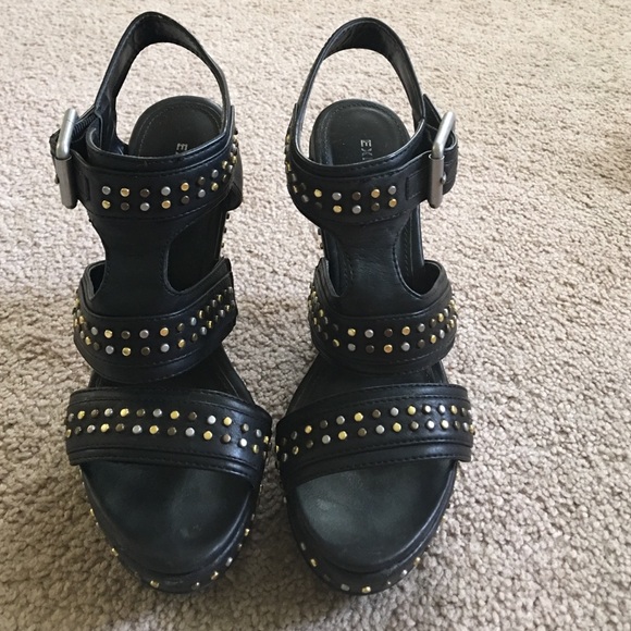 🎈 today only 🎈Express wedges - Picture 2 of 4