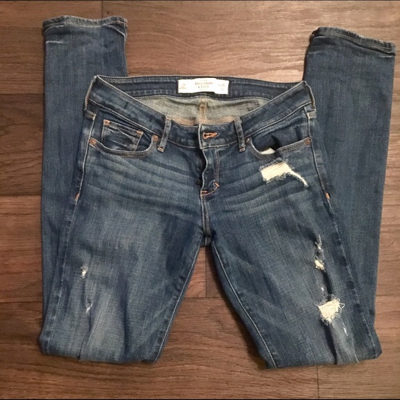 Abercrombie & Fitch Destroyed Jeans