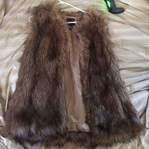 Fur cutoff arm coat
