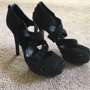 🎈 today only 🎈BCBG heels