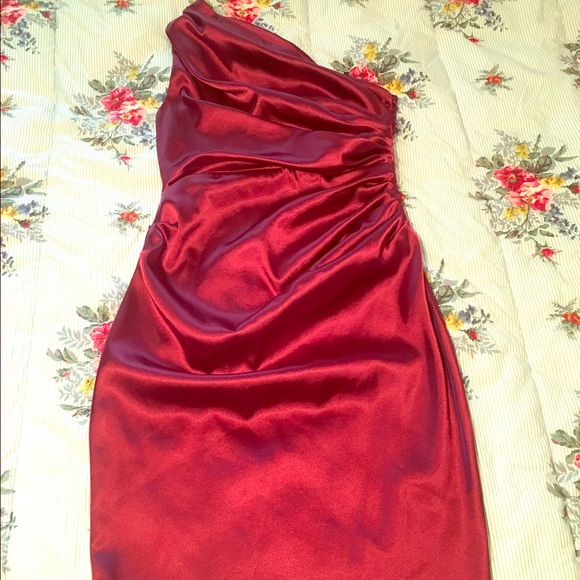 One shoulder burgundy dress
