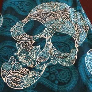Lularoe OS Paisley Skulls leggings
