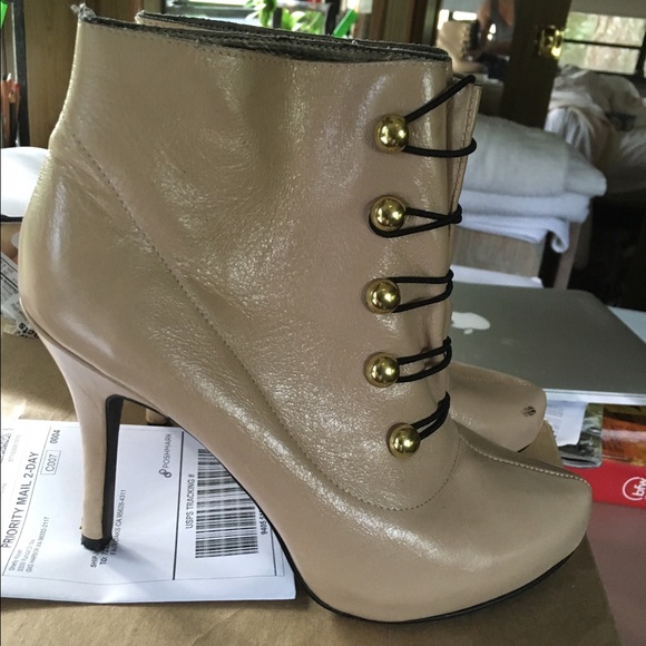 ❤❤❤SOLD❤❤❤Booties for Fall!! - Picture 2 of 4