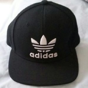 Adidas original logo snapback