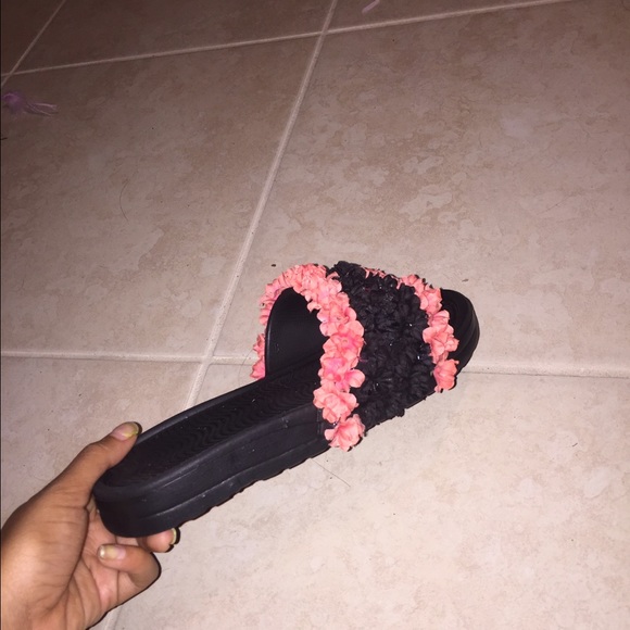 Flower slipper - Picture 3 of 3