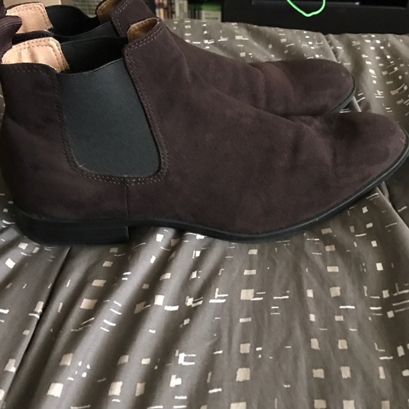 🔴SOLD🔴Dark brown faux Chelsea boots.