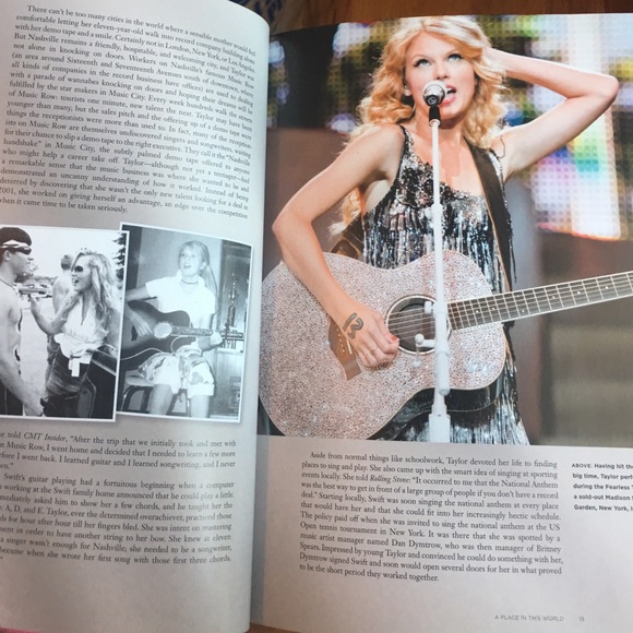 Taylor Swift - Picture 2 of 4