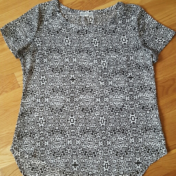 Black & white pattern blouse