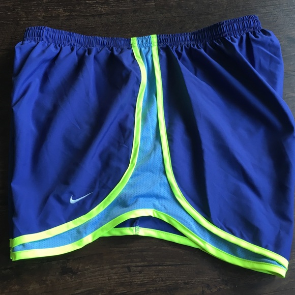 Nike Pants - NWT NIKE SHORT