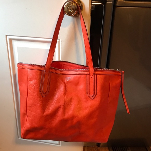 Fossil  tote