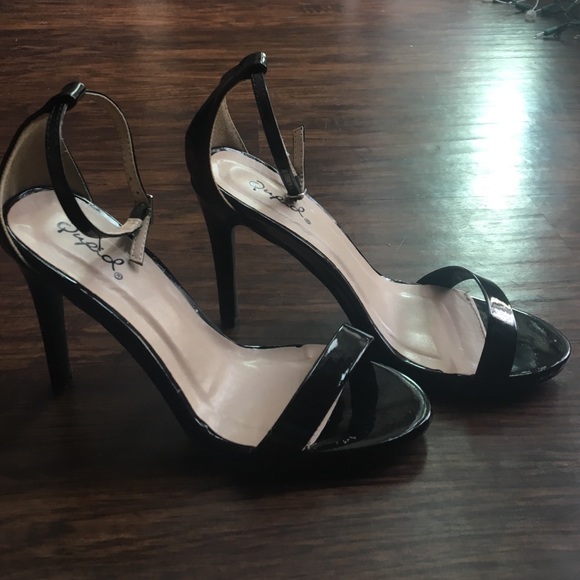 Qupid Black Strappy Heel