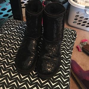 Black sparkle uggs