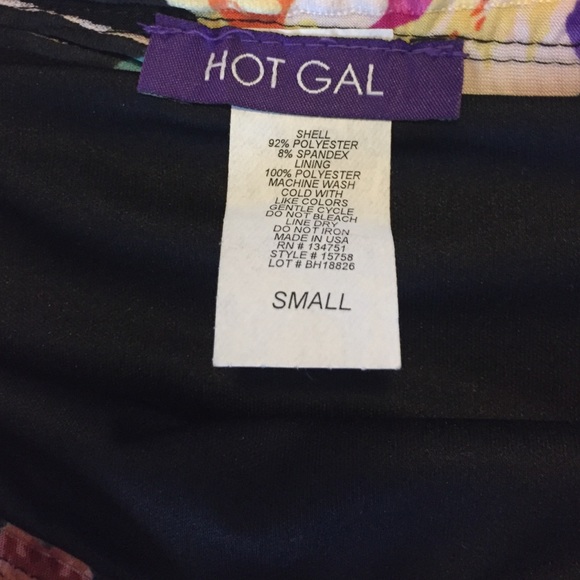 ❣️❗️FINAL PRICE➖DONATING SOON.
NWOT Floral mini skirt - Picture 2 of 4