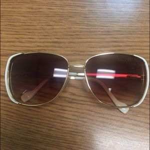 Jessica Simpson sunglasses