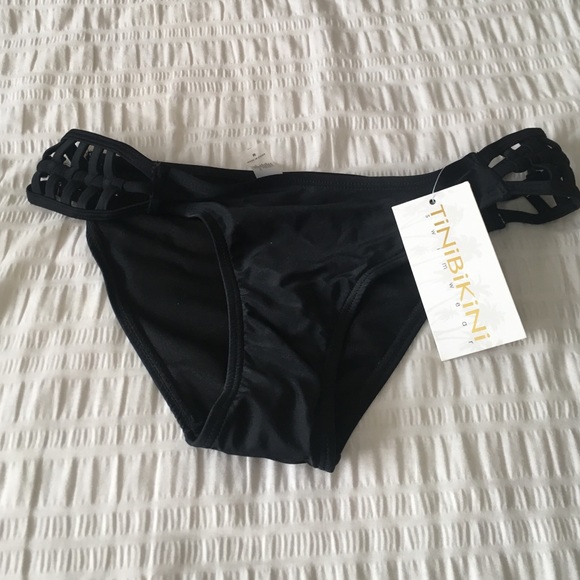 Black bikini bottoms