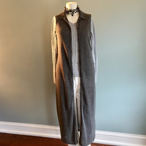 Long Gray Knit Sweater Vest - Size Small Remains - Picture 2 of 4