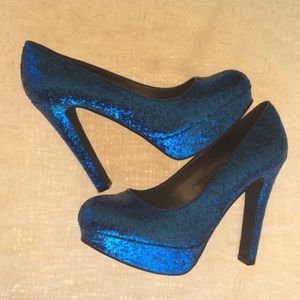 Blue Glitter Pump • Guess
