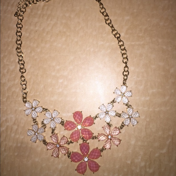 statement necklaces - Picture 2 of 2