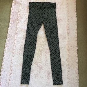 Black and white print leggings