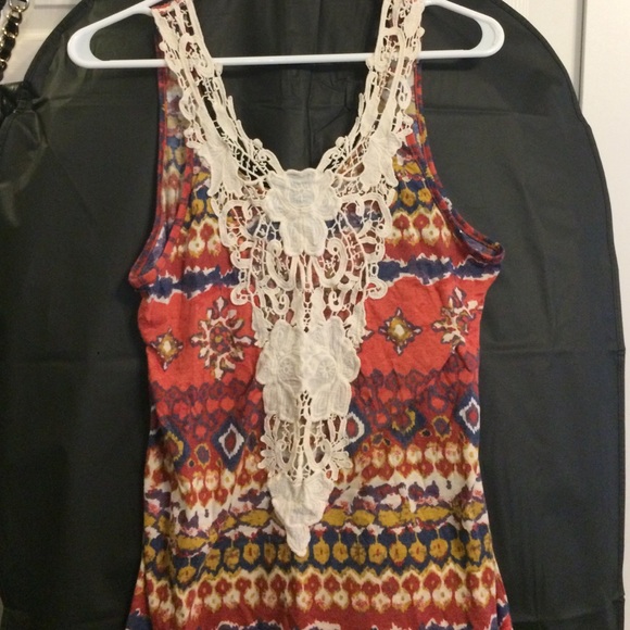 Cute top - Picture 2 of 2