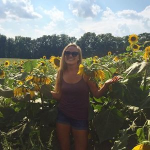 Meet your Posher, Stephanie