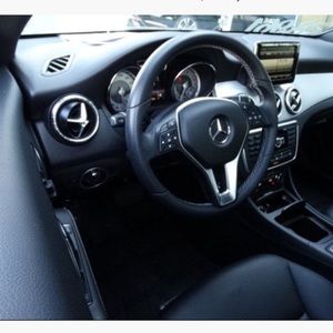 Meet your Posher, Daniela