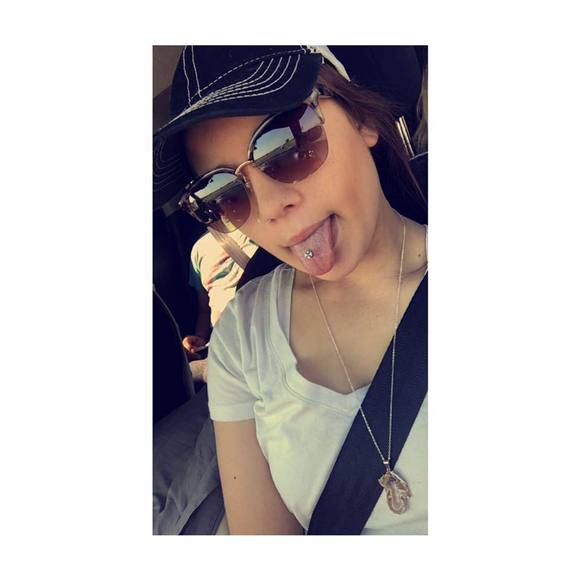 Meet your Posher, Chalee