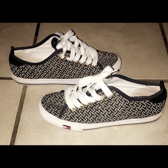 Tommy Hilfiger Canvas Shoe