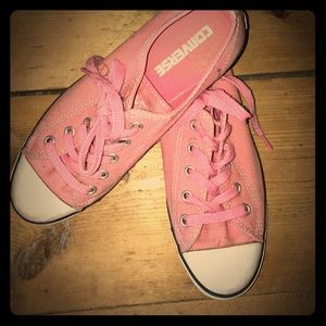 Pink converse sneaks