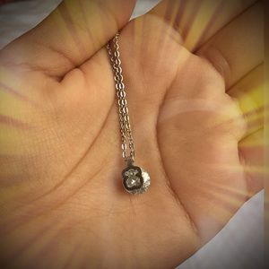 Silueta pendant with trapped crystal