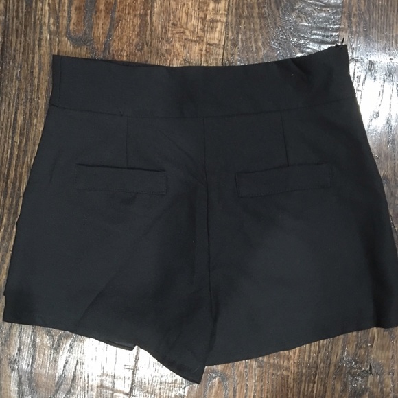 "Elise" asymmetrical skort in black - Picture 3 of 4