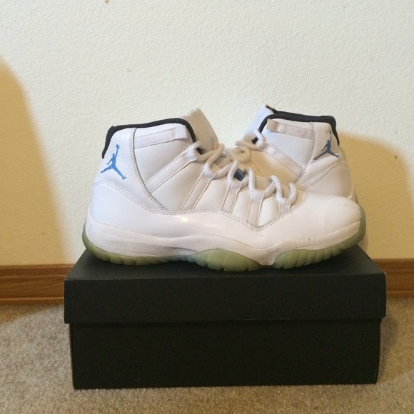 Jordan legend blue 11's