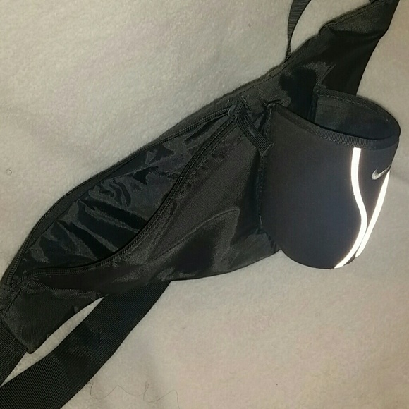 Nike Sport Bottle Running Belt - Picture 2 of 3