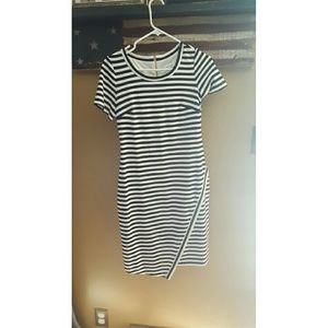 Calvin Klein Black/White Knee Length Dress