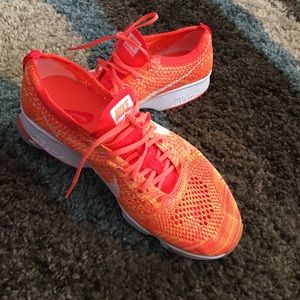 Nike flyknit zoom sneakers