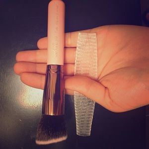 Luxie flat angled brush