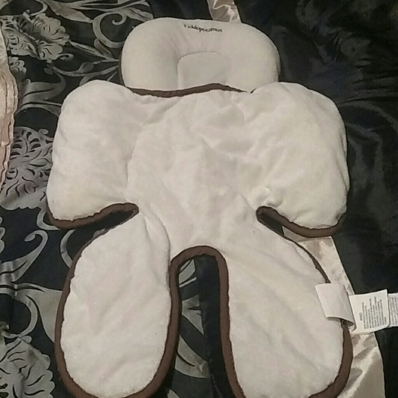 Infant carseat snuggler