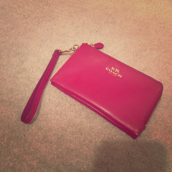 Coach wristlet - Picture 1 of 4