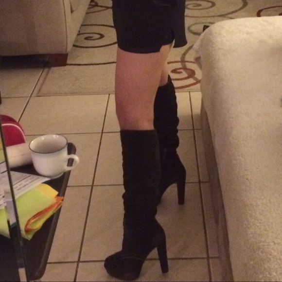 Prada brown suede knee boots - Picture 4 of 4