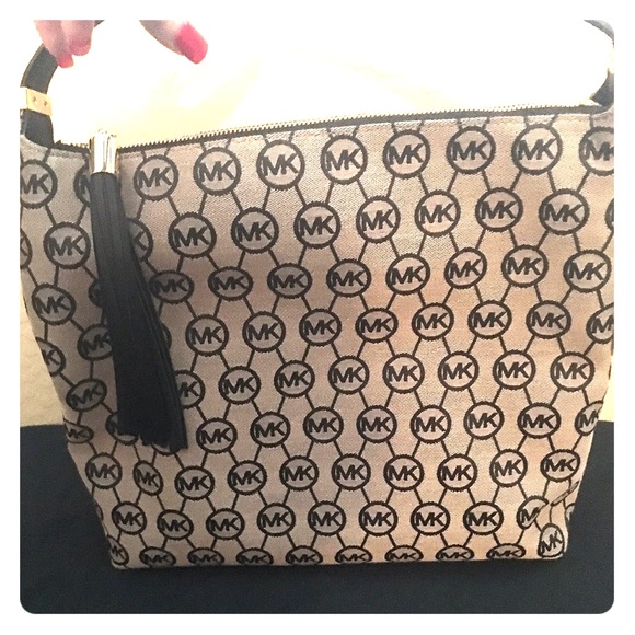 Michael Kors Jet set purse